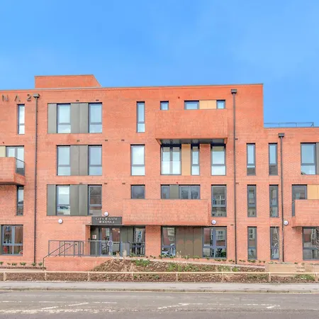 41 With Free Secure Parking Apartment York