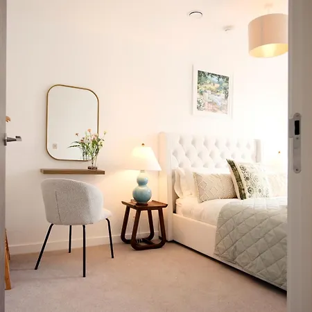 41 With Free Secure Parking Apartment York