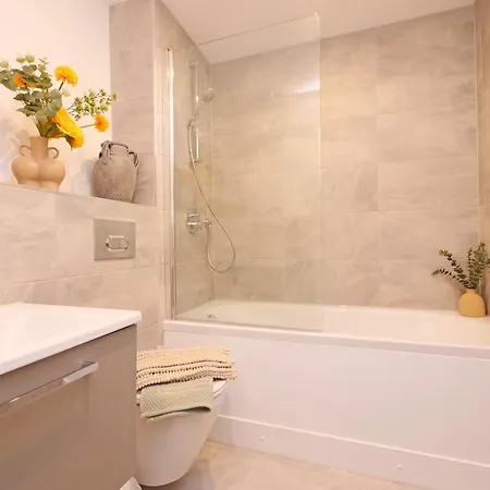 41 With Free Secure Parking *