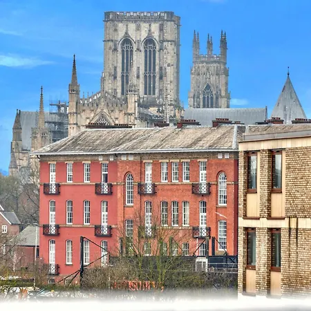 Apartment 41 With Free Secure Parking York