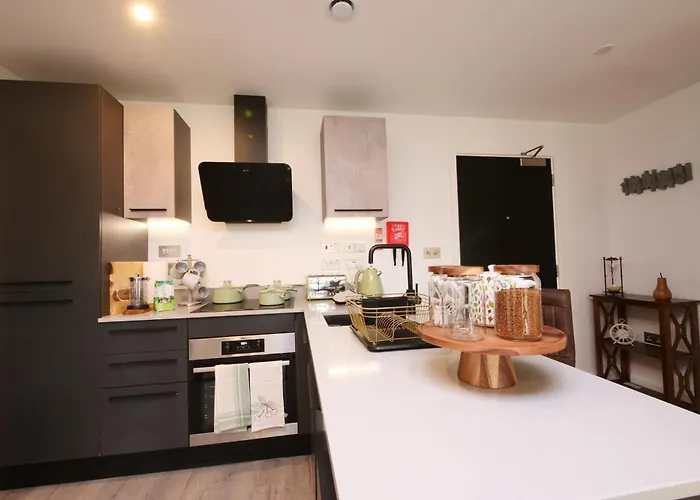 41 With Free Secure Parking Apartment York