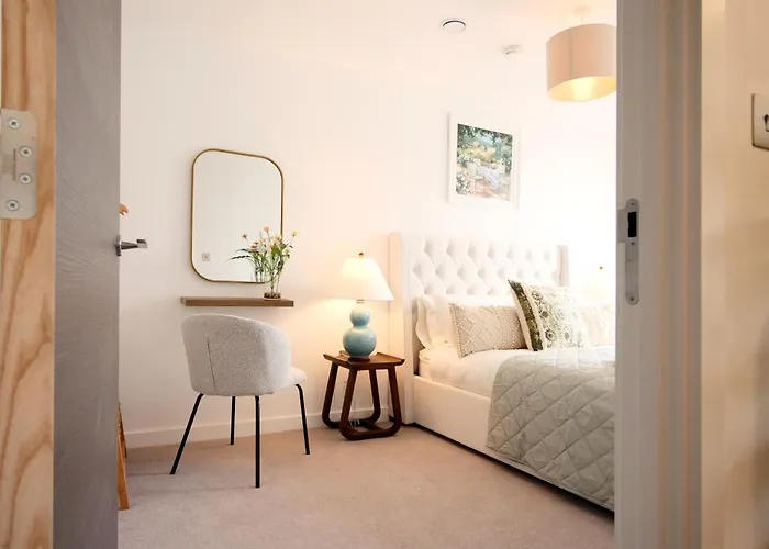 41 With Free Secure Parking Apartment York