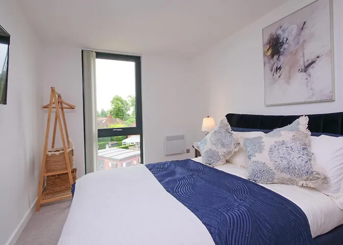 41 With Free Secure Parking Apartment