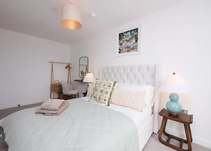 41 With Free Secure Parking * York